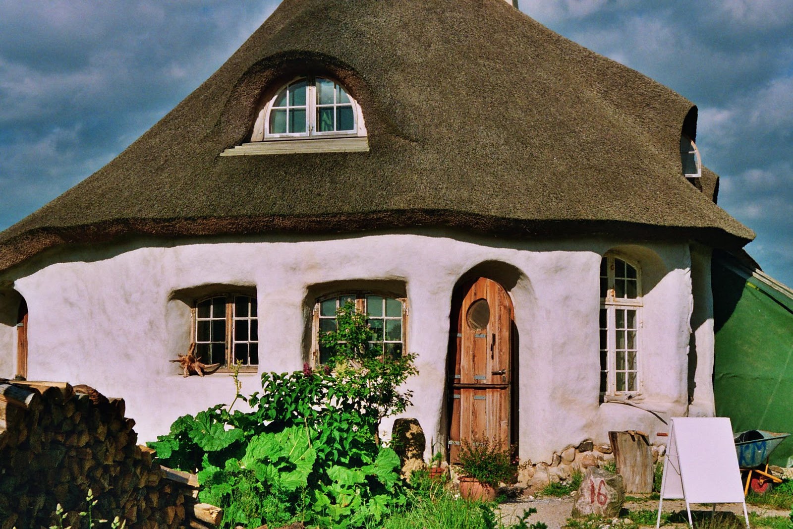 strawbale+cottage.jpg