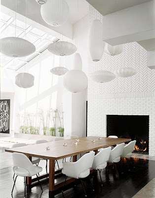 douglas+friedman+dining+room+white+nelson+bubble+lamps+lanterns+ceiling+lights.jpg