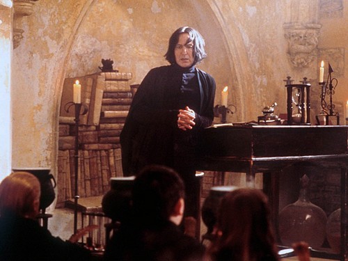 Severus-Snape-Wallpaper-hogwarts-professors-32795948-500-375.jpg