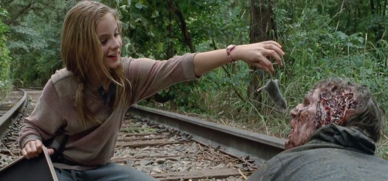 lizzie-fed-the-rats-on-the-walking-dead.png