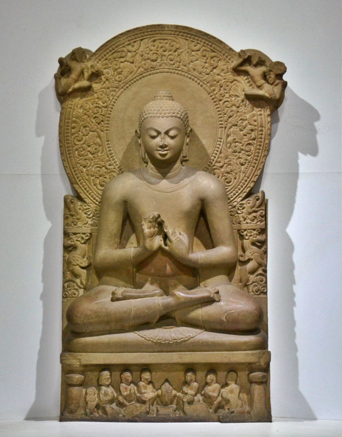 Buddha_in_Sarnath_Museum_%28Dhammajak_Mutra%29.jpg