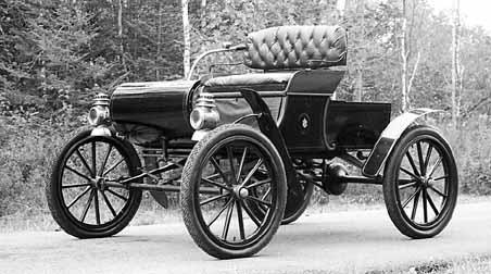 1902_Oldsmobile_Runabout.jpeg