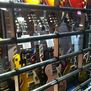 MaCari's used Gibson Les Paul October 2015 Charring Cross Road, London