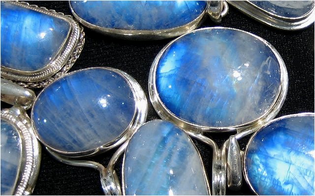 6moonstone-rainbow-katmandu594a.jpg