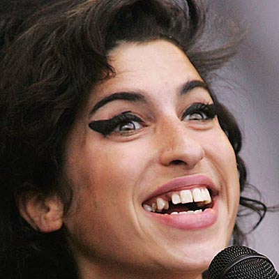 teeth-amy-winehouse-400a071807.jpg