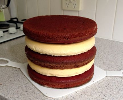 redvelvetcheesecake1small_zpsef72b8fd.jpg