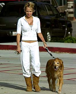 pam-anderson-uggs.jpg