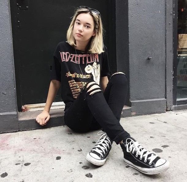 89czxm-l-610x610-t+shirt-ripped+jeans-ripped+shorts-black-blackjeans-band-band+t+shirt-band+merch-sarah+snyder-black+ripped+jeans-cute-hipster.jpg