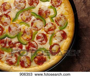 pepperoni-green-pepper_~906353.jpg