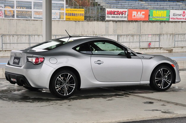 lead14-2013-scion-fr-s-fd.jpg