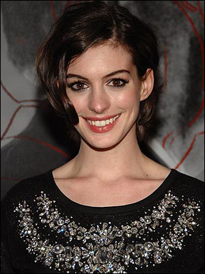 anne_hathaway_l_53771.jpg