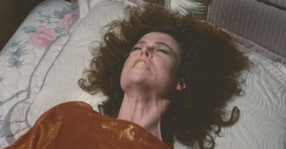 Zuul-takes-over-Dana-ghostbusters-37466202-558-292.gif
