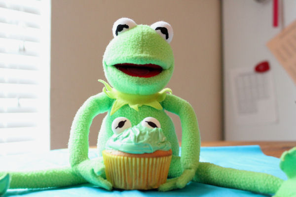 kermit-the-frog-cupcake-small.jpg
