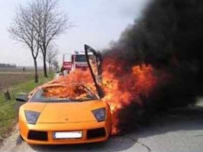 2007_Lamborghini_Murcielago_on_fire.jpg